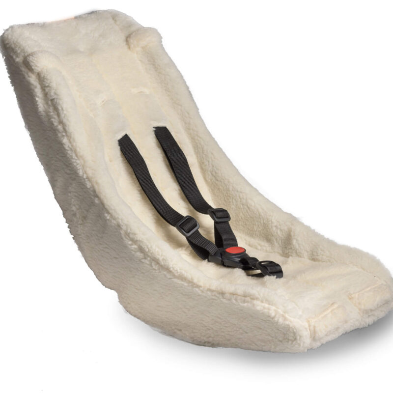 Melia Barnsits (2-9 mdr.)